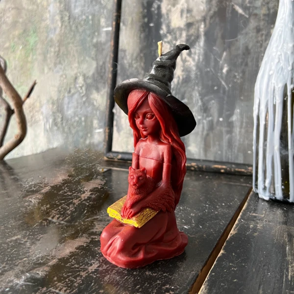 Свеча «Ведьма Фиби»